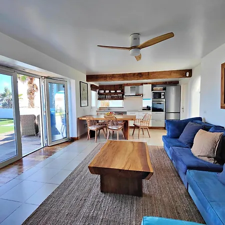 Viento House كوراليهو